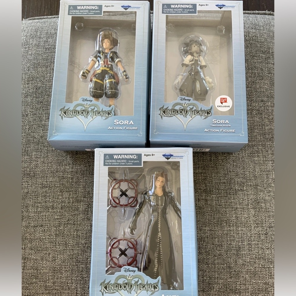 Lot of 3 Disney Kingdom Hearts Sora, Sora Timeless &Axel Action Figures